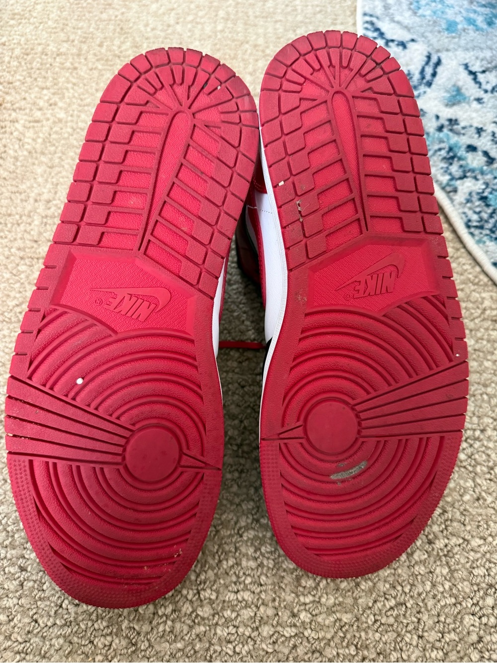 Air Jordan 1 Mid Alternate Bred Toe - Picture 7 of 7